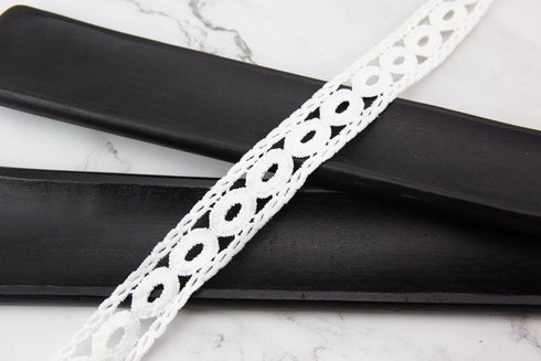 White Oval Design Lace Trim Remnant 1.25 inches width x 10 yards